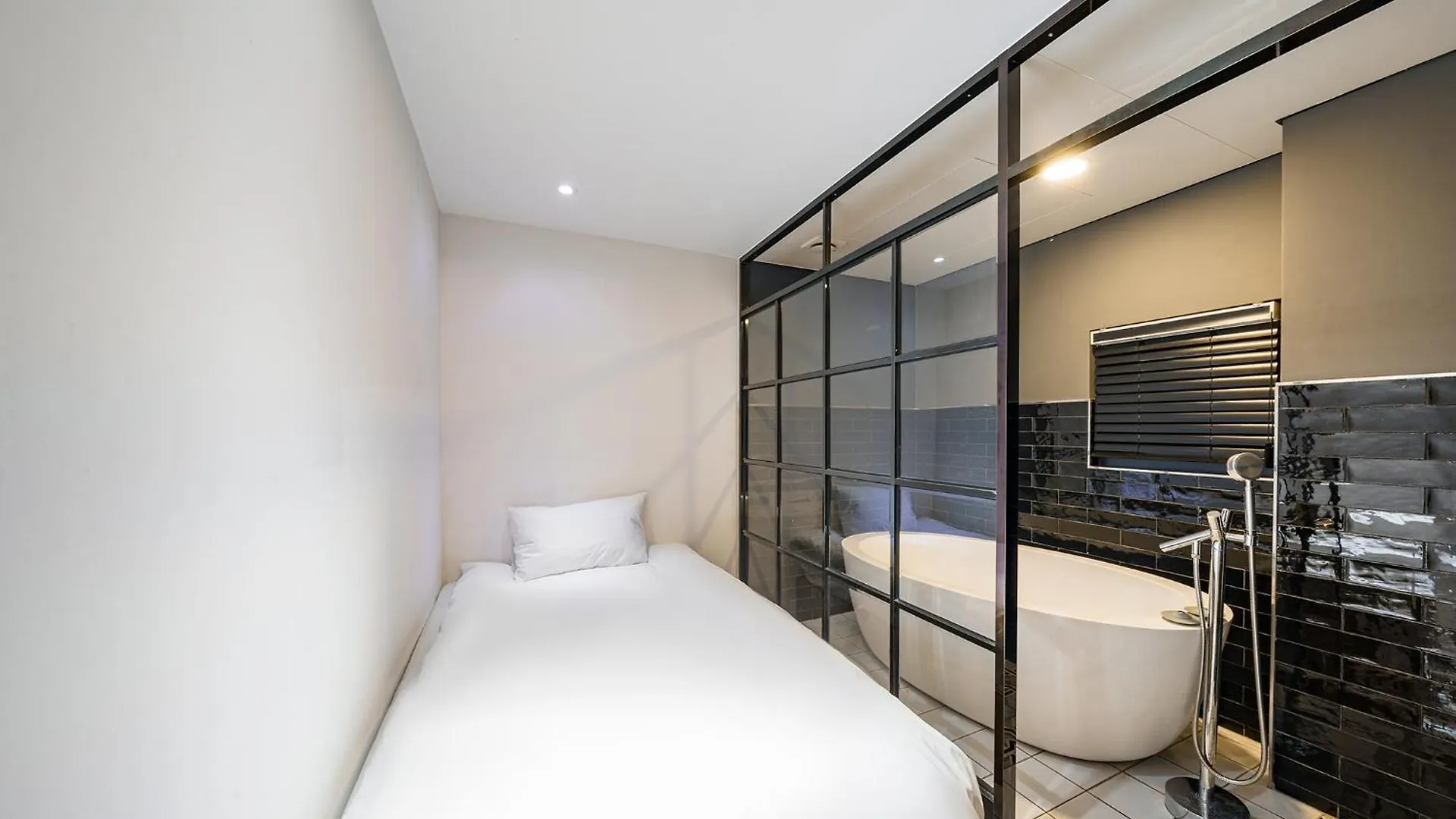 סיאול H-Avenue Hotel Yeoksam